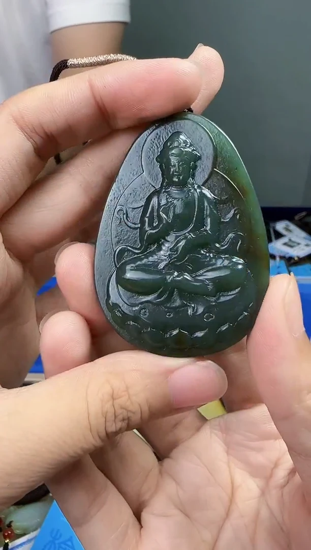 和田玉未镶嵌颈饰1