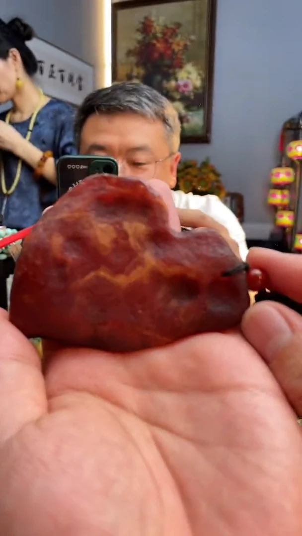 未镶嵌颈饰琥珀吊坠