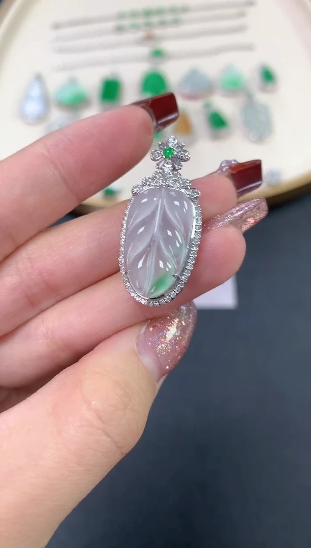 【闪购商品】翡翠吊坠(不含链)18K金镶嵌6980