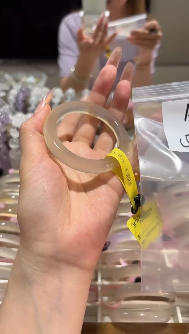 玛瑙/玉髓手镯未镶嵌C****IA26