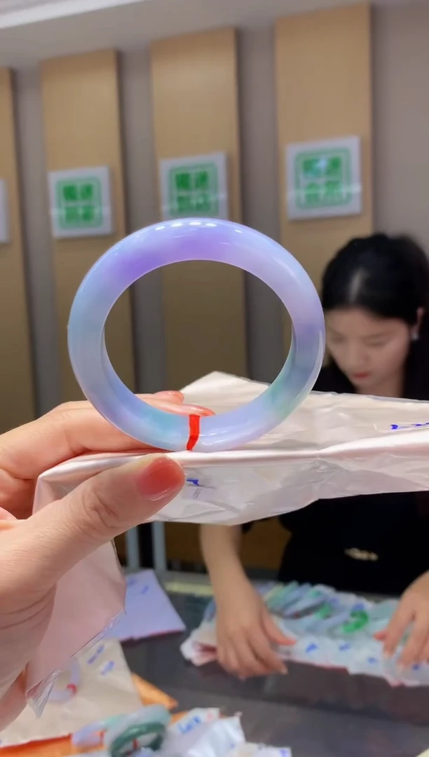 翡翠手镯未镶嵌-Q86圈口54*12*9