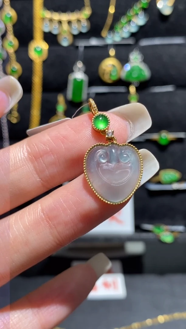【闪购商品】翡翠颈饰18K金镶嵌吊坠