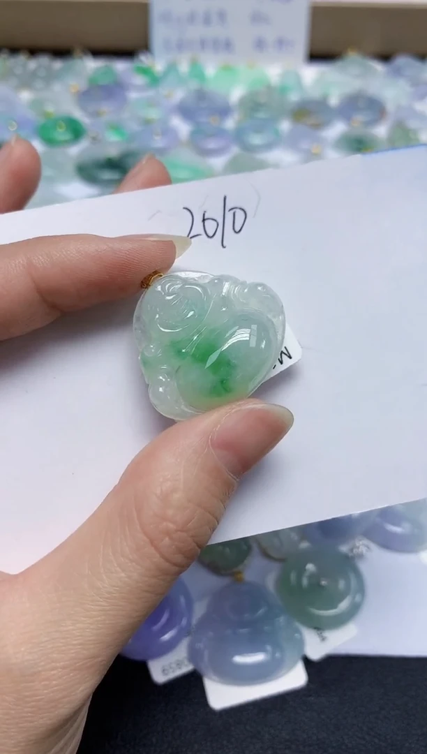 翡翠18K金镶嵌颈饰11111111111