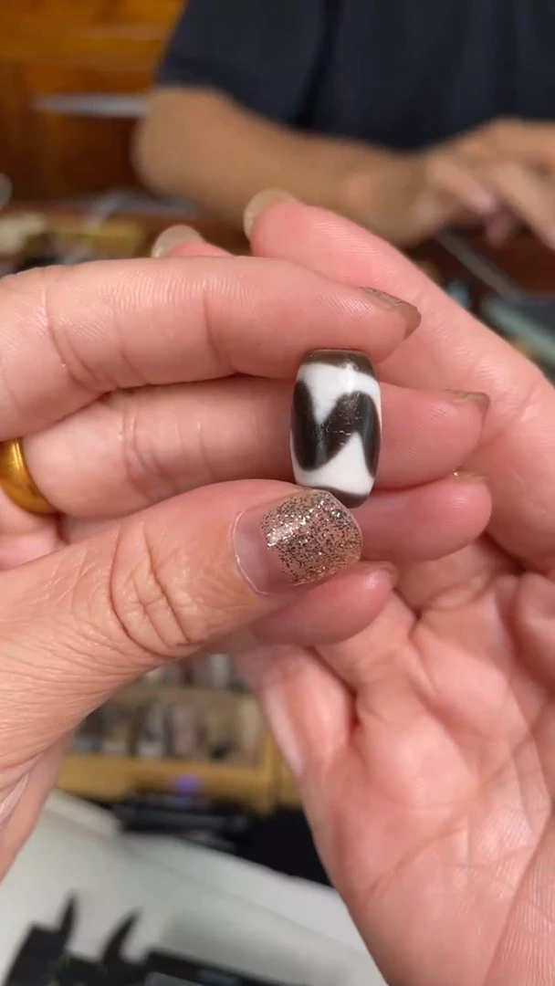 玛瑙/玉髓颈饰未镶嵌台珠虎牙117