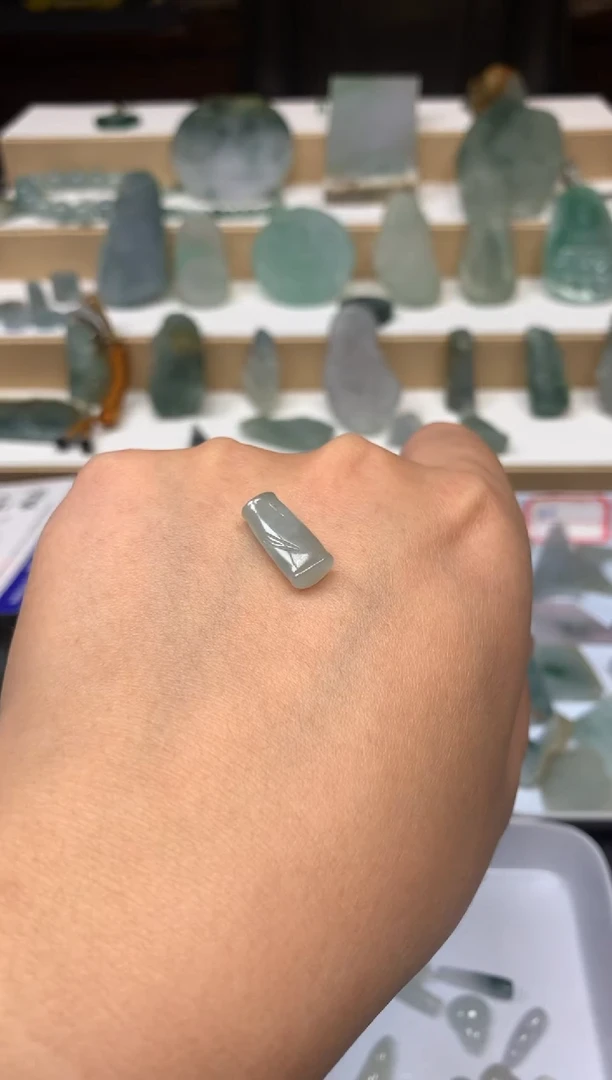 未镶嵌定制翡翠雕刻