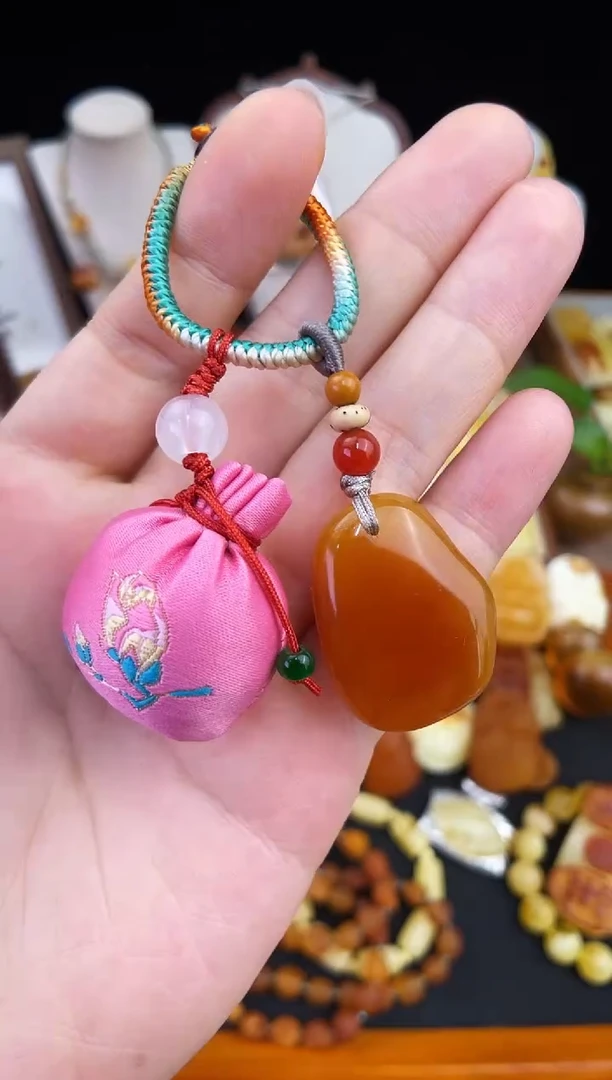 琥珀未镶嵌珠宝奇石柒月