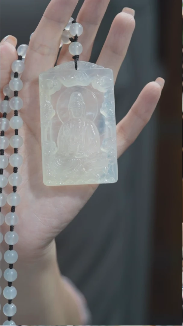 岫玉未镶嵌颈饰观音
