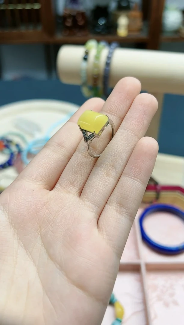 【闪购商品】蜜蜡裸石未镶嵌蜜蜡戒指*1 LXY