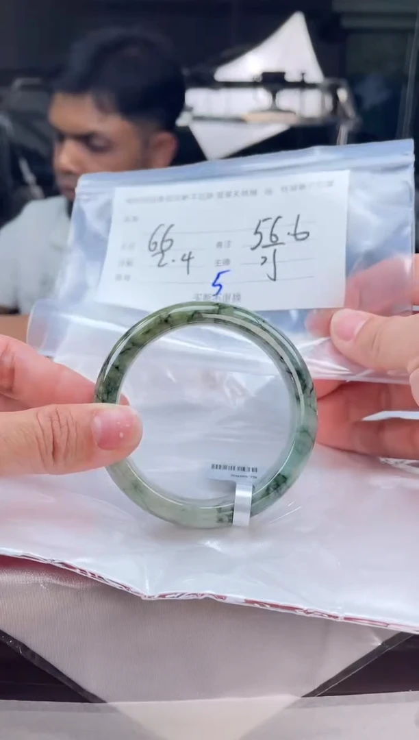 【闪购商品】定制翡翠手镯未镶嵌毛货手镯需精细抛光/56