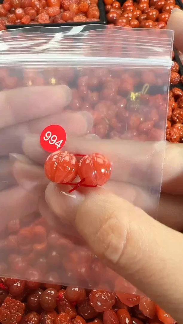 颈饰未镶嵌南红玛瑙1