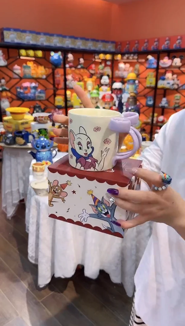 瓷片@@猫和老鼠紫色把手蝴蝶结水杯