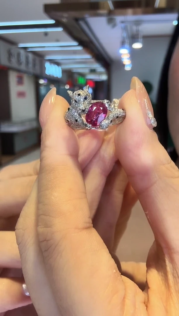 18K金镶嵌戒指红宝石1.26ct