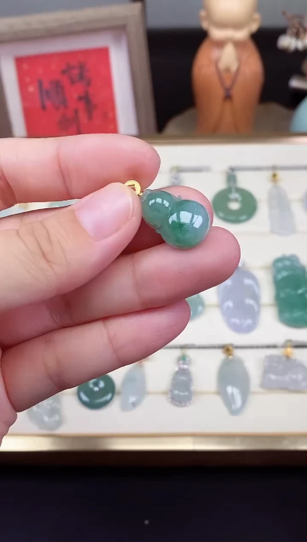 吊坠(不含链)18K金镶嵌翡翠葫芦18K金扣镶嵌@@CMT5950