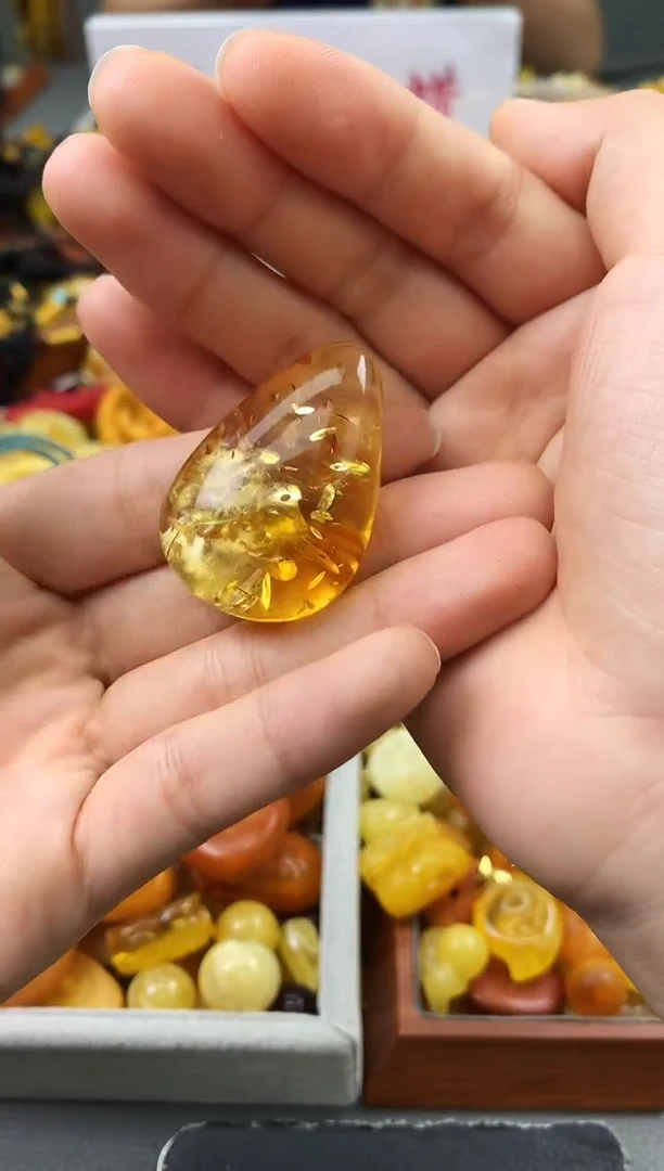 未镶嵌琥珀珠宝奇石48