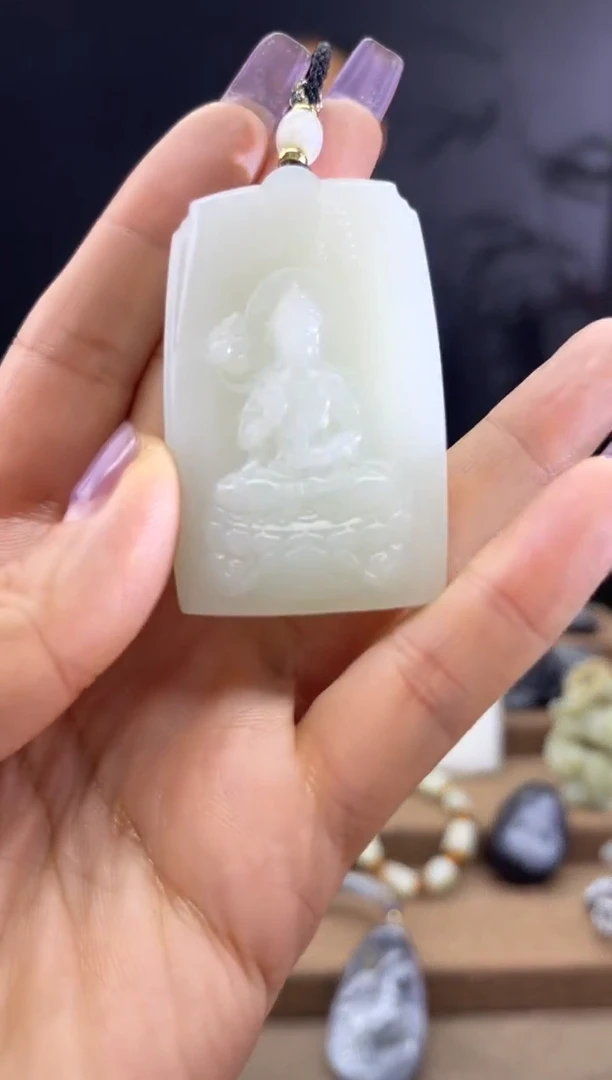 颈饰未镶嵌和田玉1