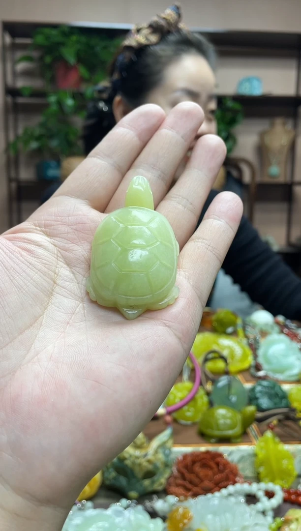 未镶嵌岫玉吊坠·