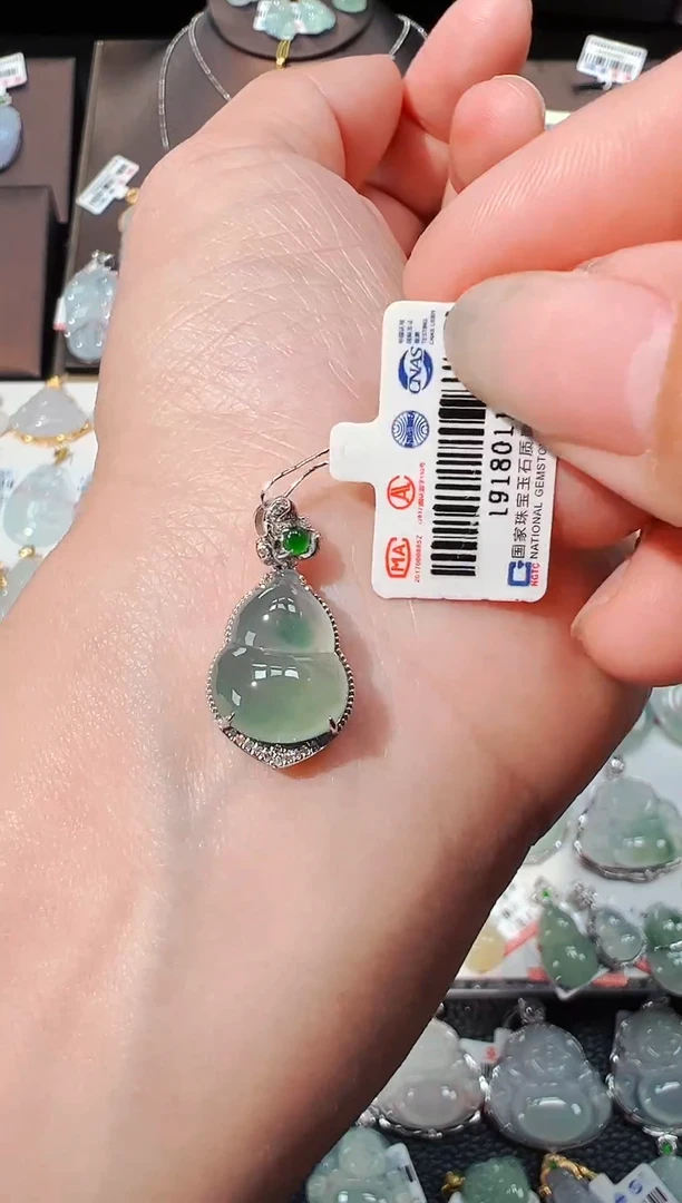 【闪购商品】翡翠吊坠(不含链)18K金镶嵌葫芦吊坠112A