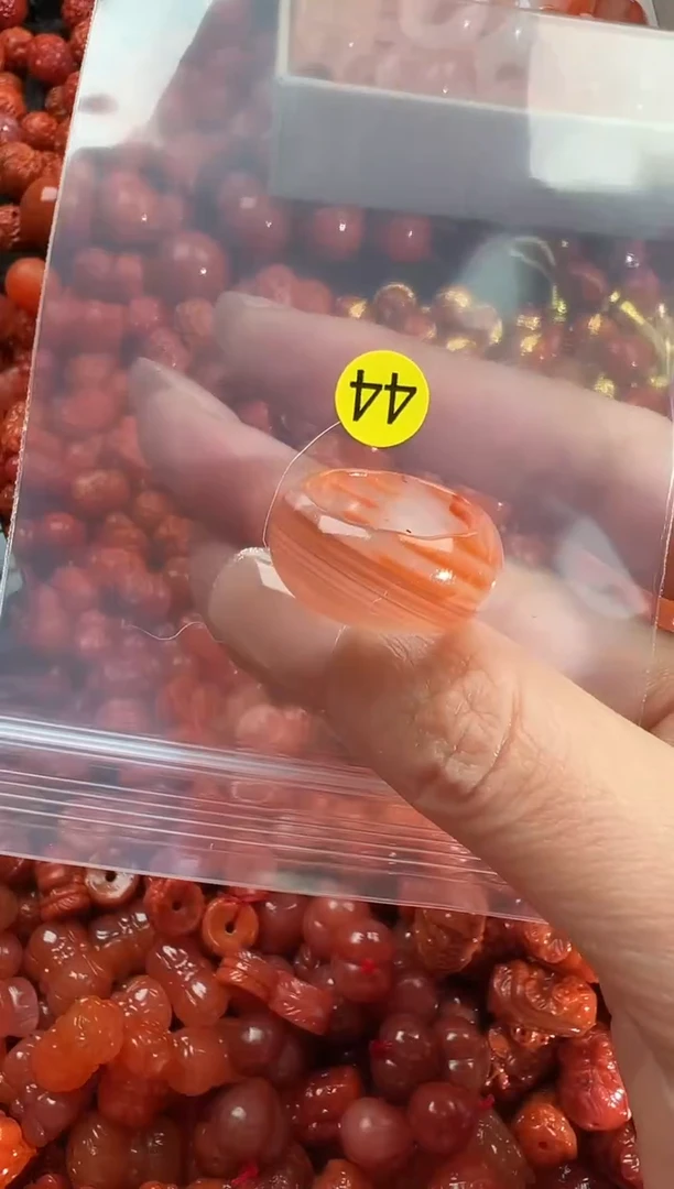 颈饰未镶嵌南红玛瑙1