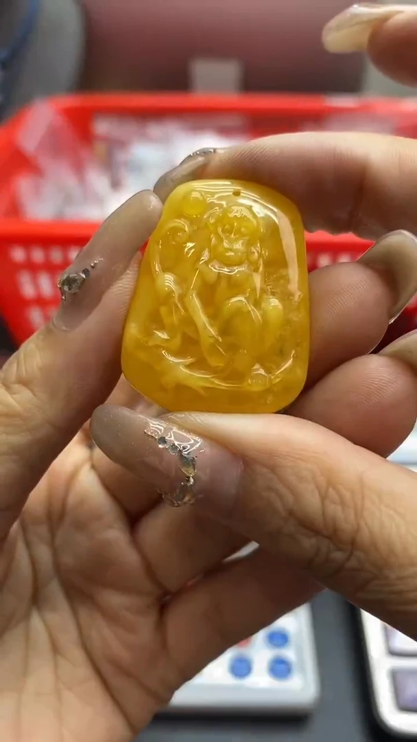 琥珀未镶嵌珠宝奇石382