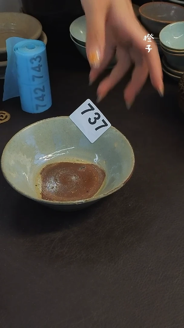 飞****狐漂漂亮亮的瓷器编号737