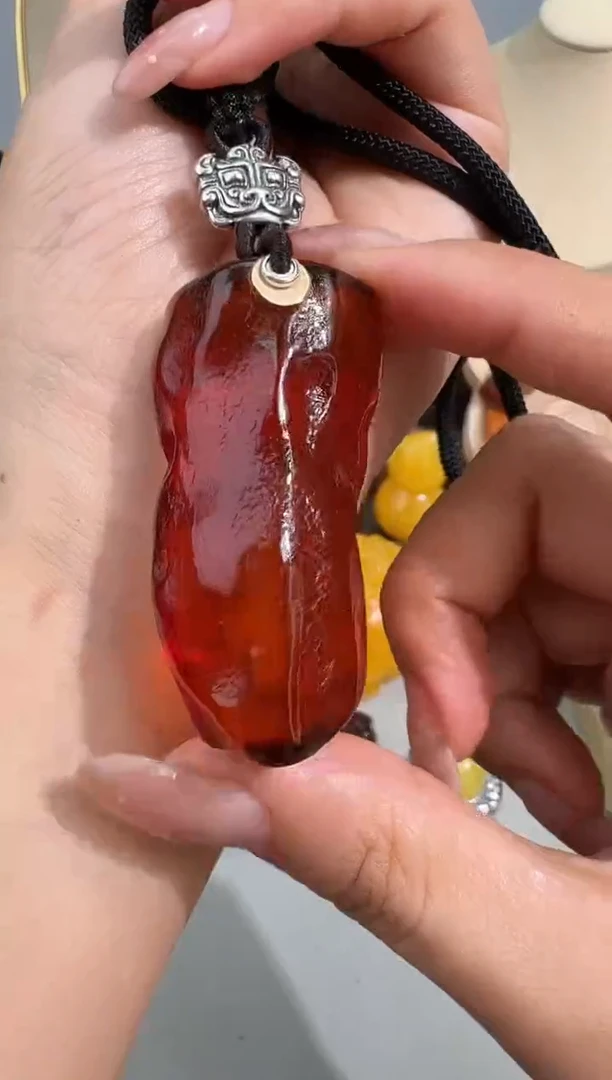 未镶嵌琥珀裸石a****6琥珀