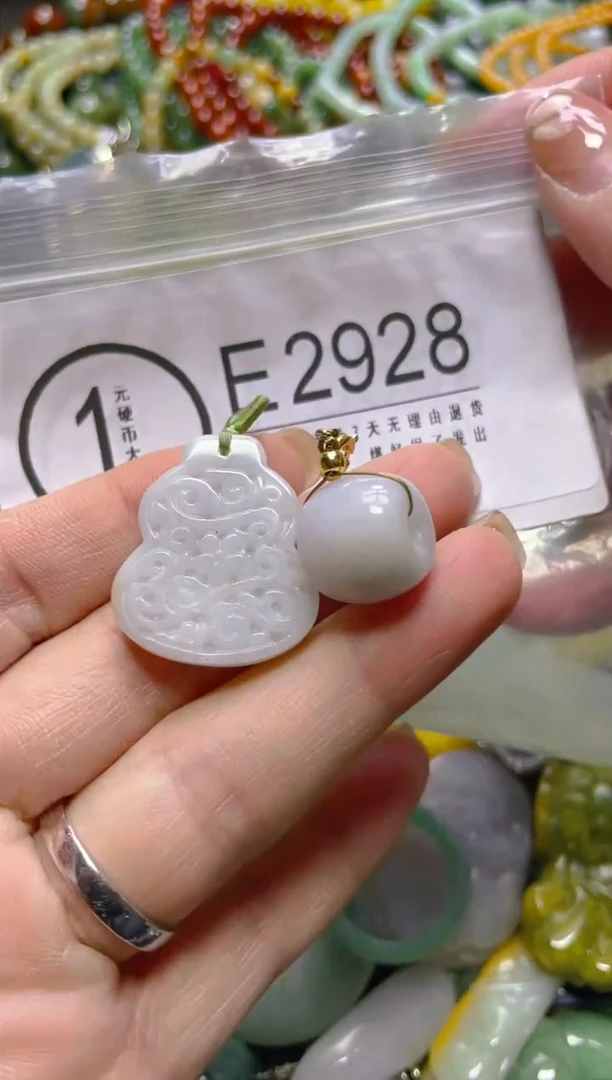 颈饰未镶嵌翡翠/E/翡翠A货，一件也是批发价