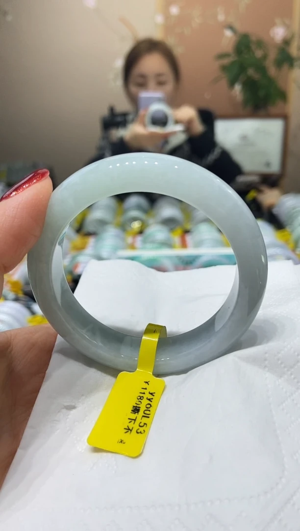 【闪购商品】翡翠手镯未镶嵌53圈口
