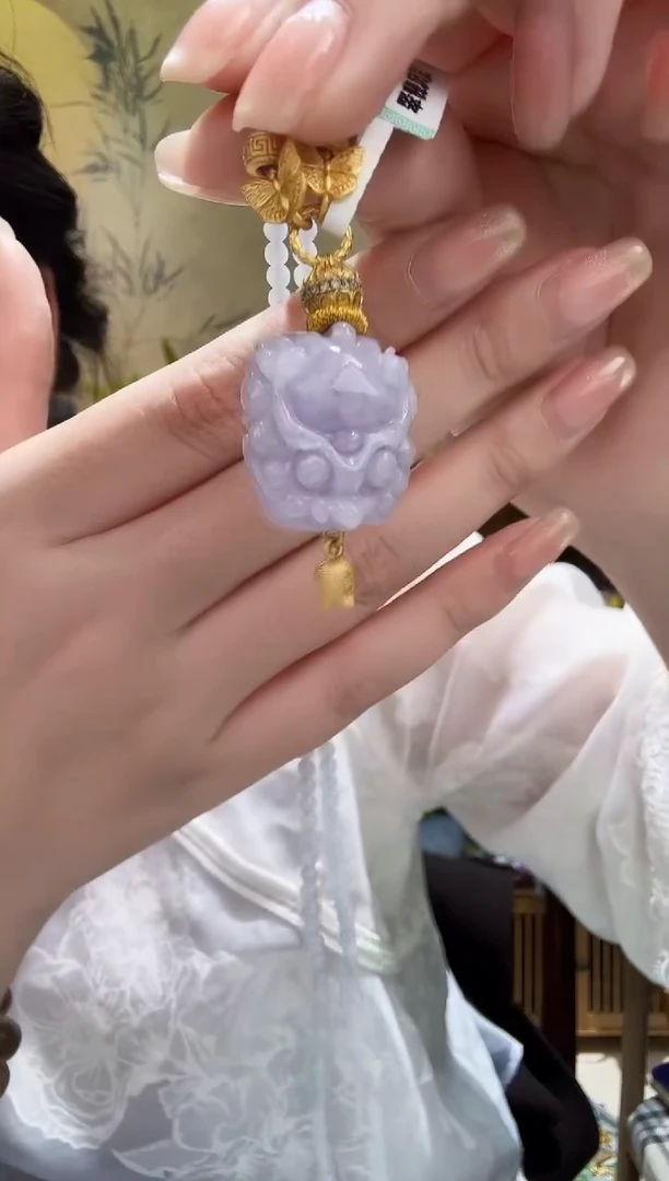 颈饰未镶嵌翡翠吊坠