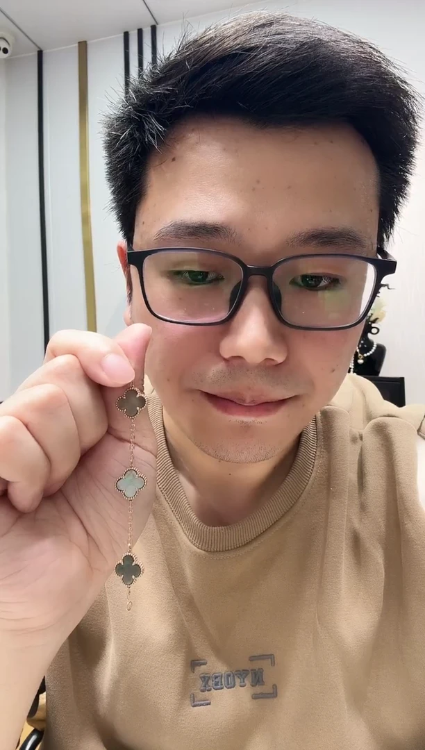 18K金镶嵌贝壳（贝母）手链菁*?灰色k玫，五花手链