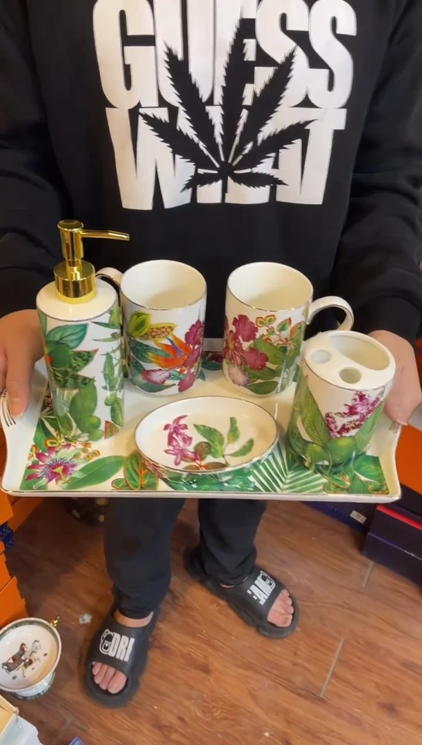 杯鸿辉家品牌瓷器，京东包邮！