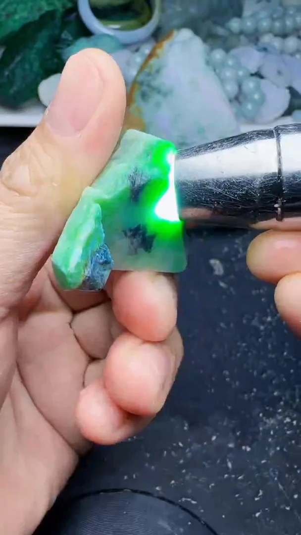 未镶嵌挂件翡翠001