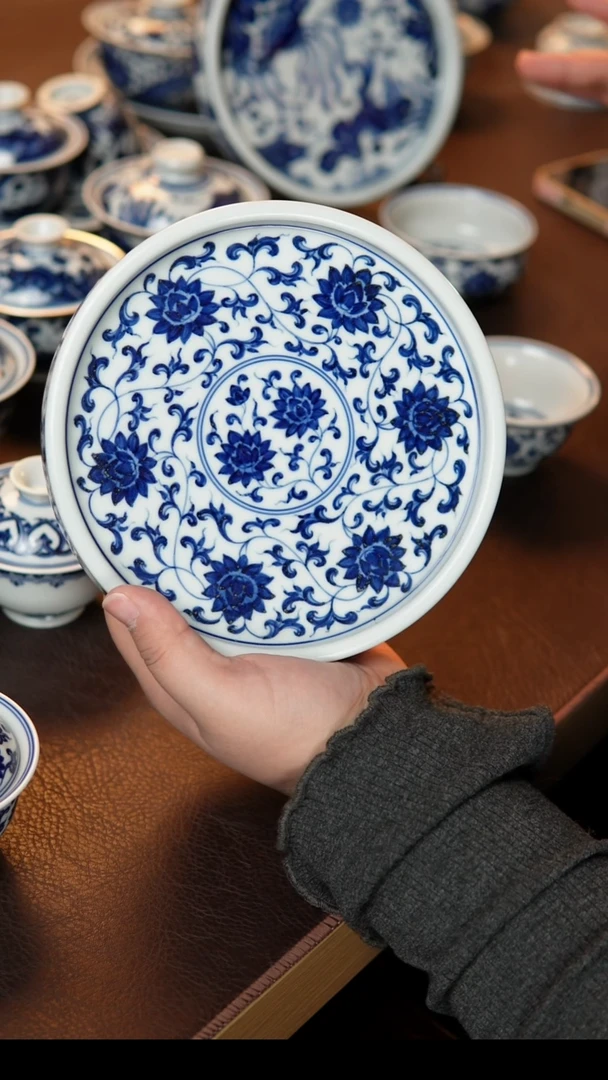 缠枝纹理壶承壶承