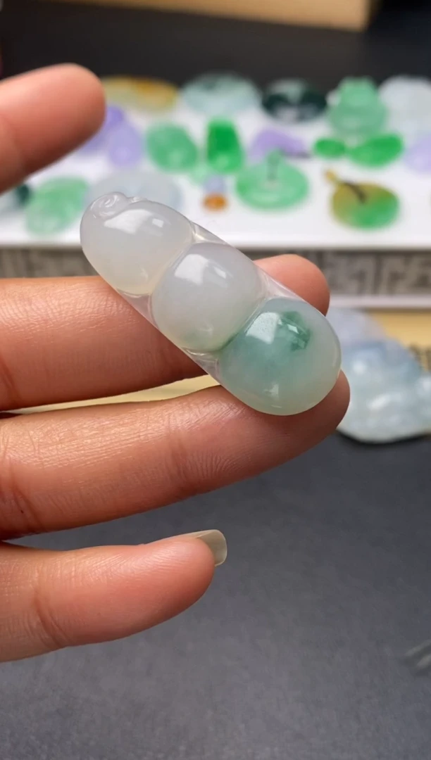 定制翡翠未镶嵌翡翠毛货多样性发其一