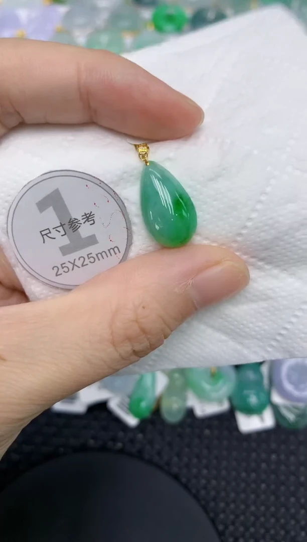 颈饰18K金镶嵌翡翠111111111