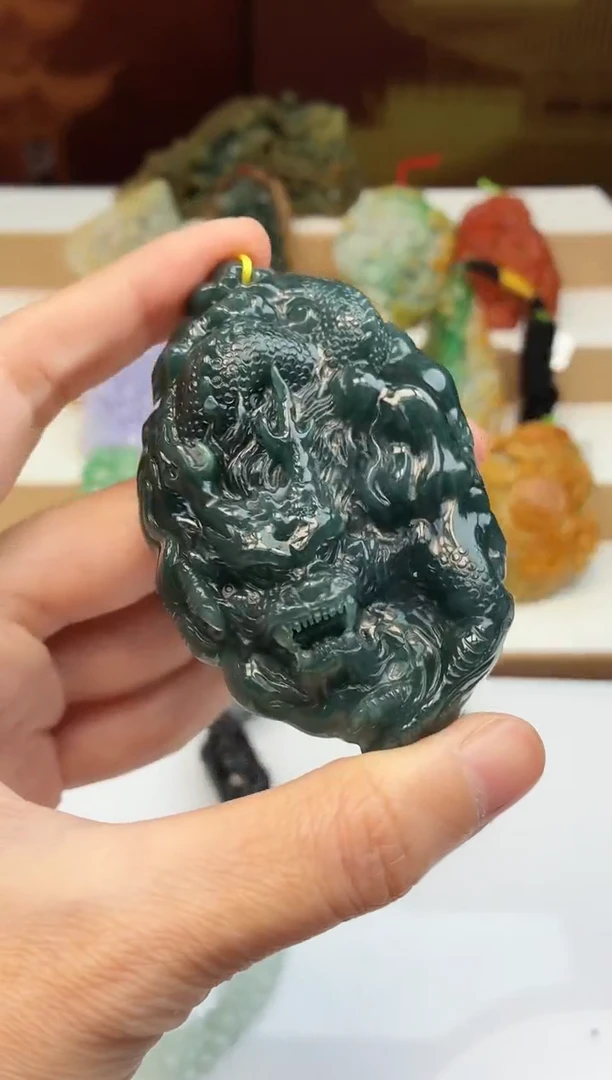 颈饰未镶嵌翡翠牌子