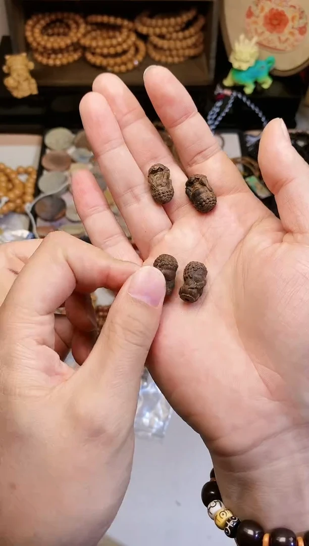 【闪购商品】非洲檀香吊坠沉 宝宝佛四不佛