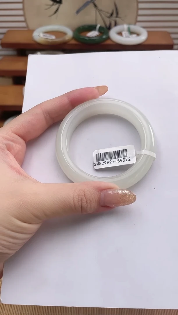 未镶嵌手镯和田玉52+ 高冰白