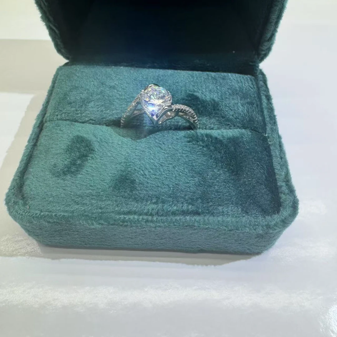 【流光溢彩】通JIUK天使之吻1ct戒指