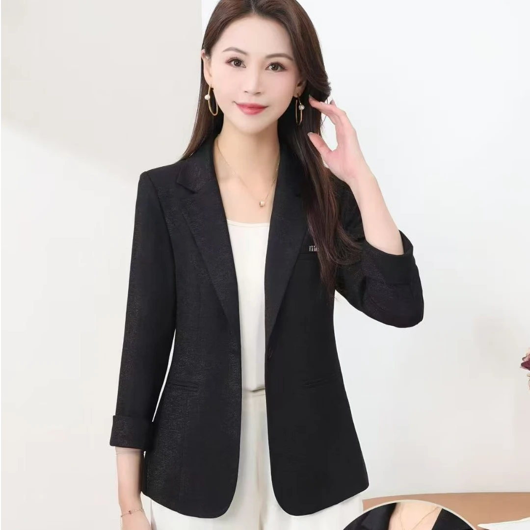 2025新款时尚胸前M标志款修身小西服外套