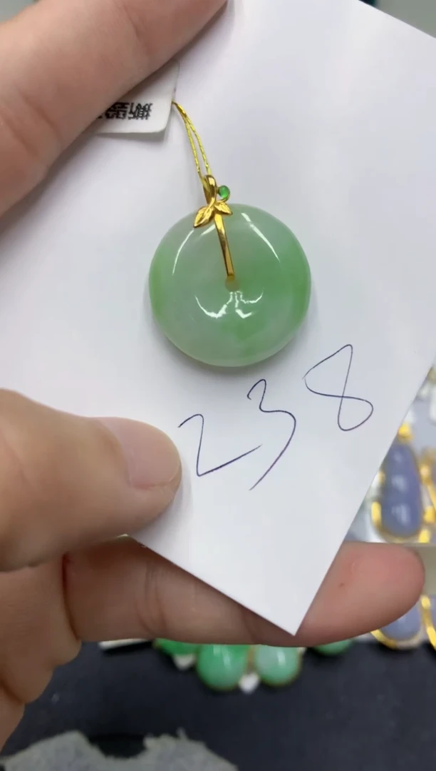 【闪购商品】翡翠颈饰18K金镶嵌翡翠