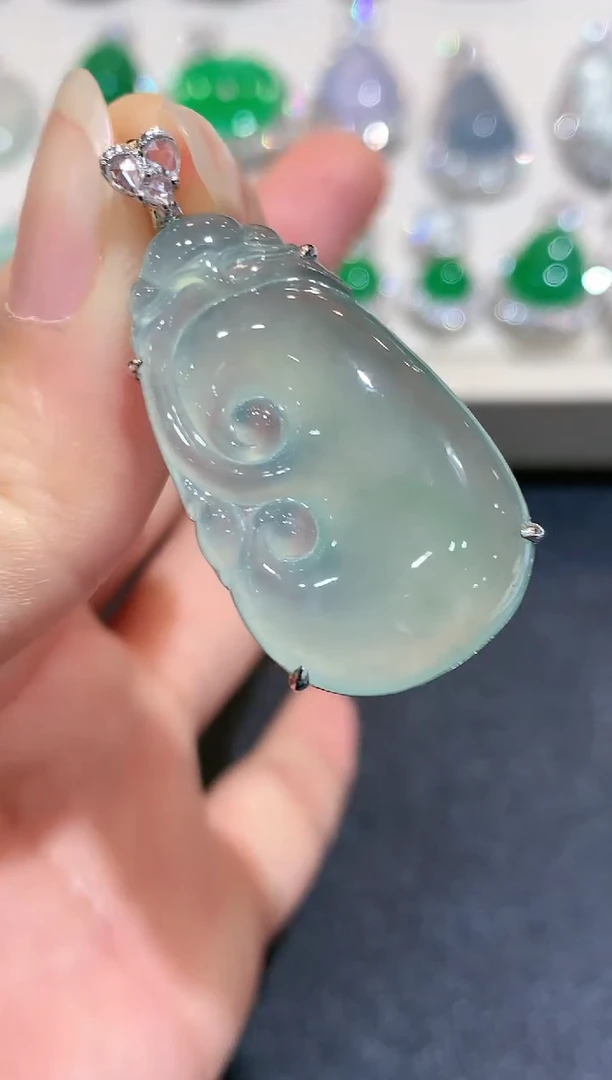 【闪购商品】翡翠颈饰18K金镶嵌B94