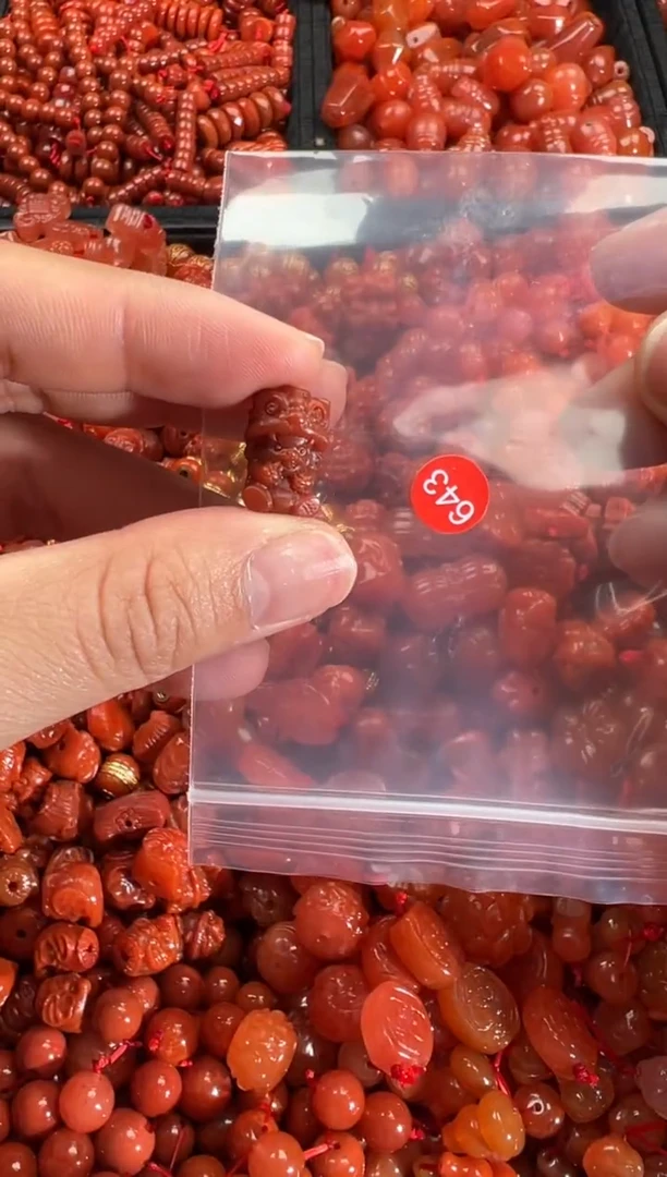 【闪购商品】南红玛瑙颈饰未镶嵌1