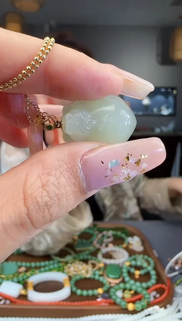 和田玉未镶嵌吊坠(不含链)1