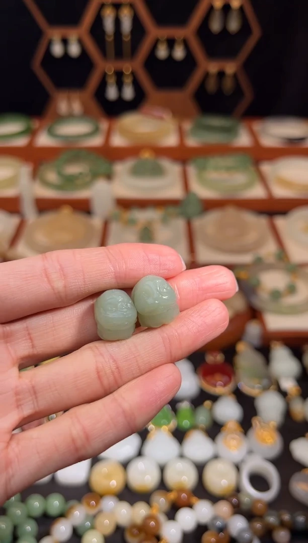 未镶嵌和田玉挂件兔****?放漏