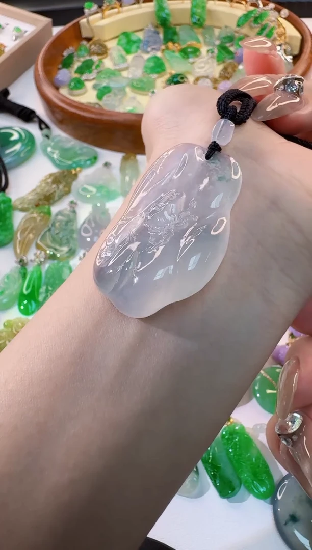 翡翠未镶嵌吊坠(不含链)缅甸A货翡翠