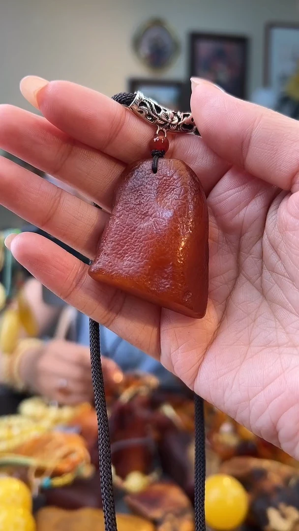 琥珀颈饰未镶嵌吊坠