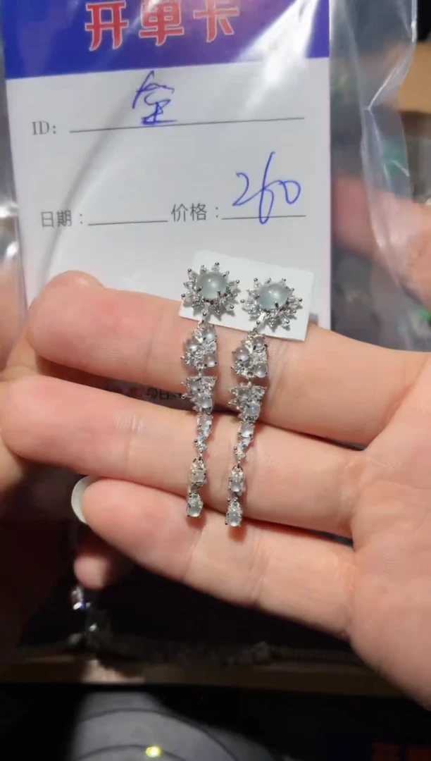翡翠银S925镶嵌耳饰泡**? 泡泡糖