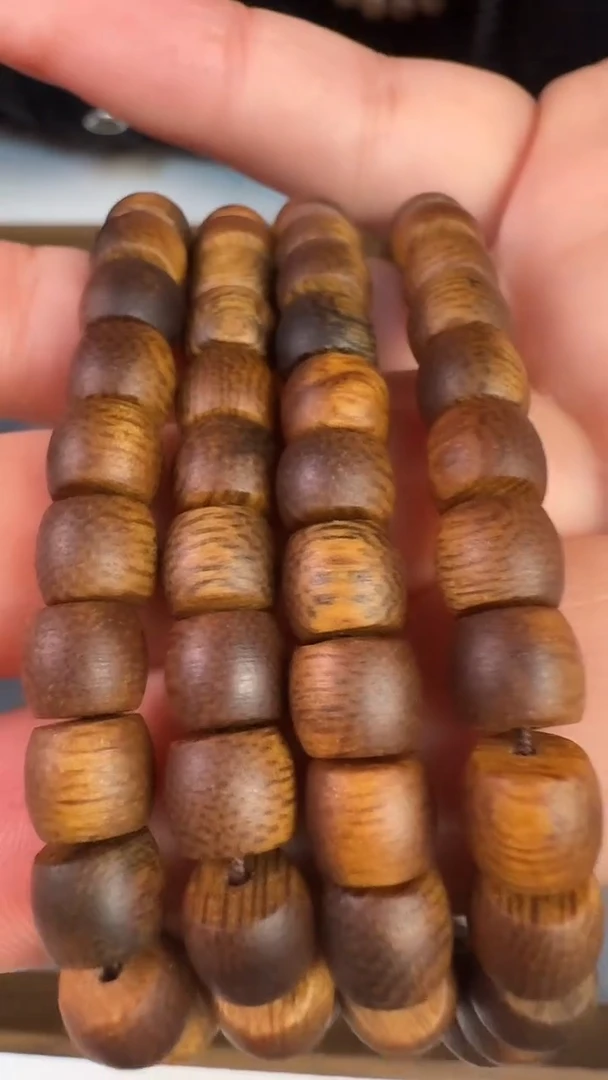 沉香手串越南富森红土0.6桶珠多圈手串