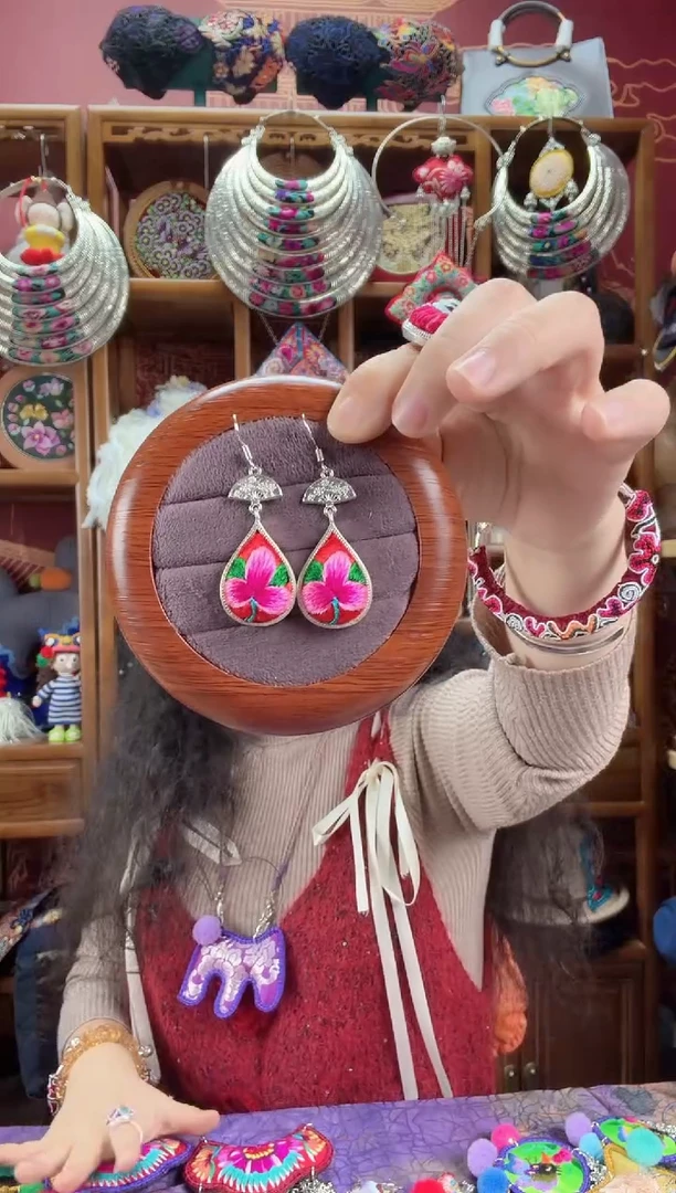 刺绣耳环71甜甜家