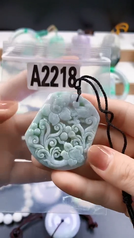 颈饰未镶嵌翡翠天然翡翠吊坠挂件